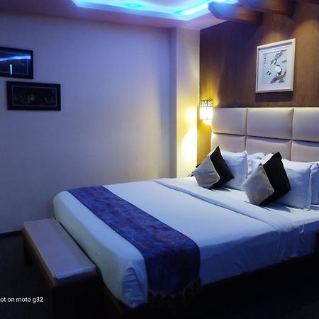 Chandannagar Dolphin Chocolate Inn מראה חיצוני תמונה