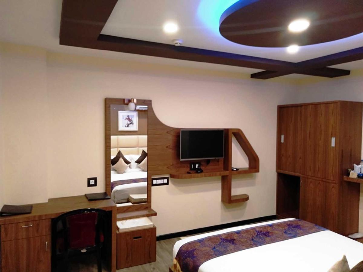 Chandannagar Dolphin Chocolate Inn מראה חיצוני תמונה