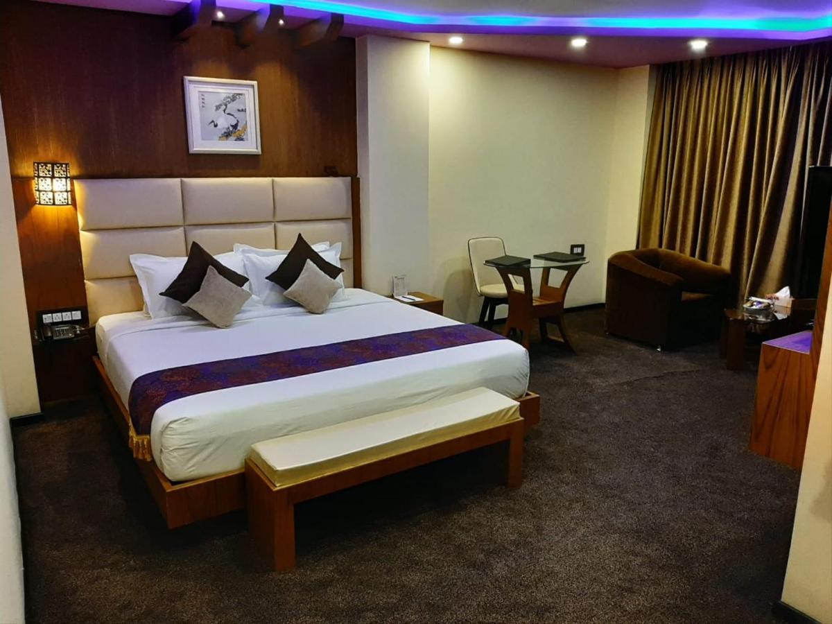 Chandannagar Dolphin Chocolate Inn מראה חיצוני תמונה