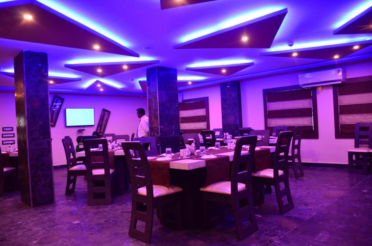 Chandannagar Dolphin Chocolate Inn מראה חיצוני תמונה