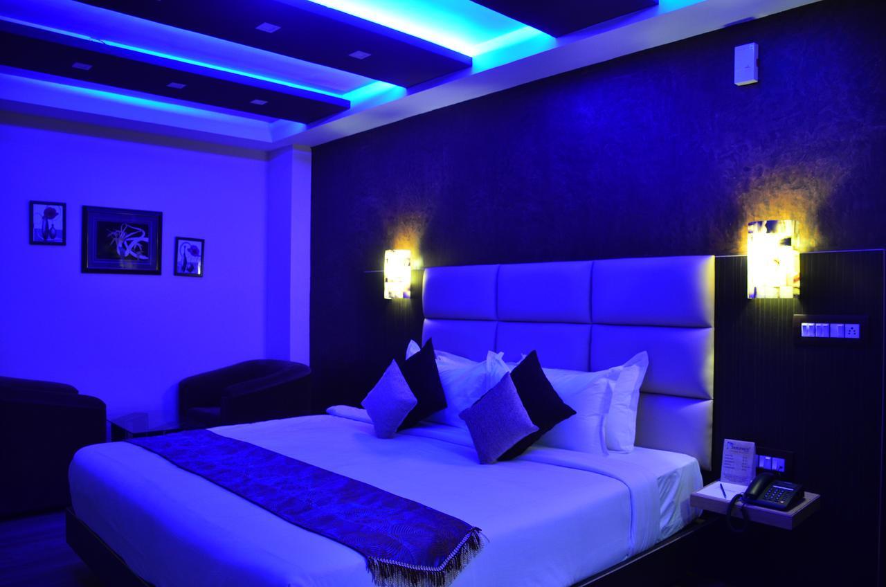 Chandannagar Dolphin Chocolate Inn מראה חיצוני תמונה