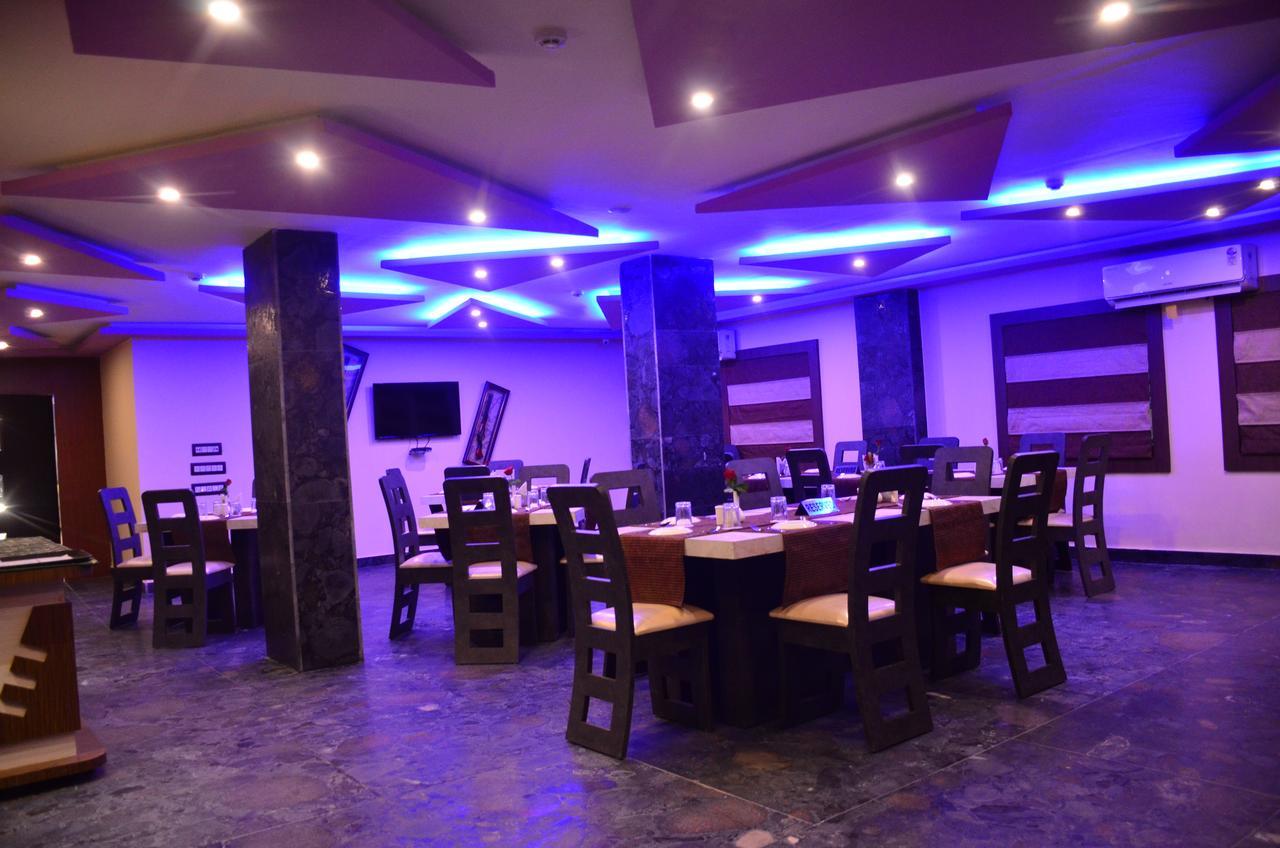 Chandannagar Dolphin Chocolate Inn מראה חיצוני תמונה