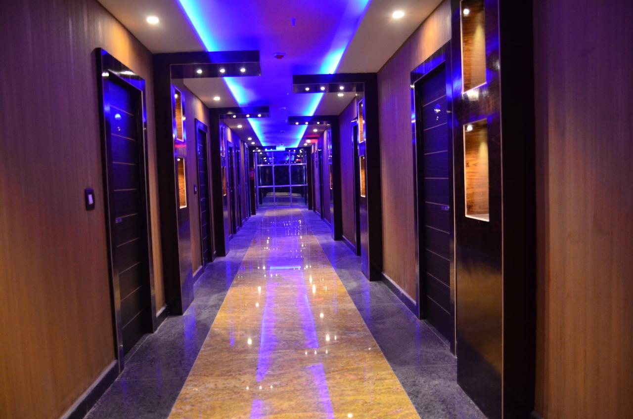 Chandannagar Dolphin Chocolate Inn מראה חיצוני תמונה