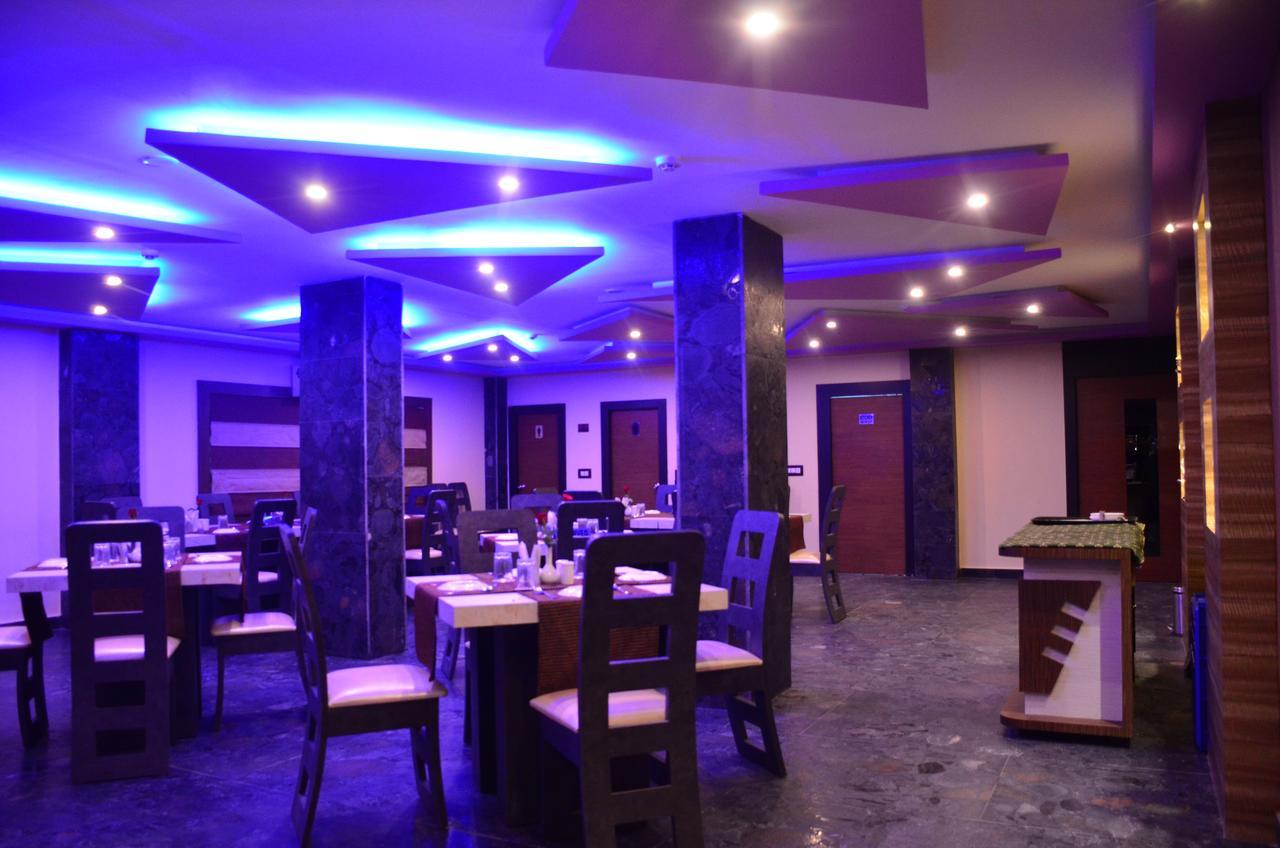 Chandannagar Dolphin Chocolate Inn מראה חיצוני תמונה