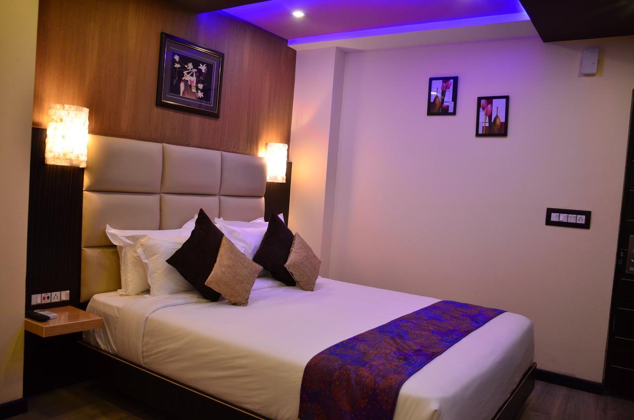 Chandannagar Dolphin Chocolate Inn מראה חיצוני תמונה