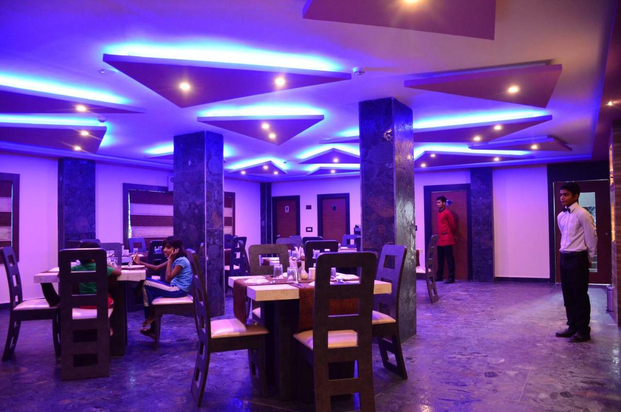 Chandannagar Dolphin Chocolate Inn מראה חיצוני תמונה